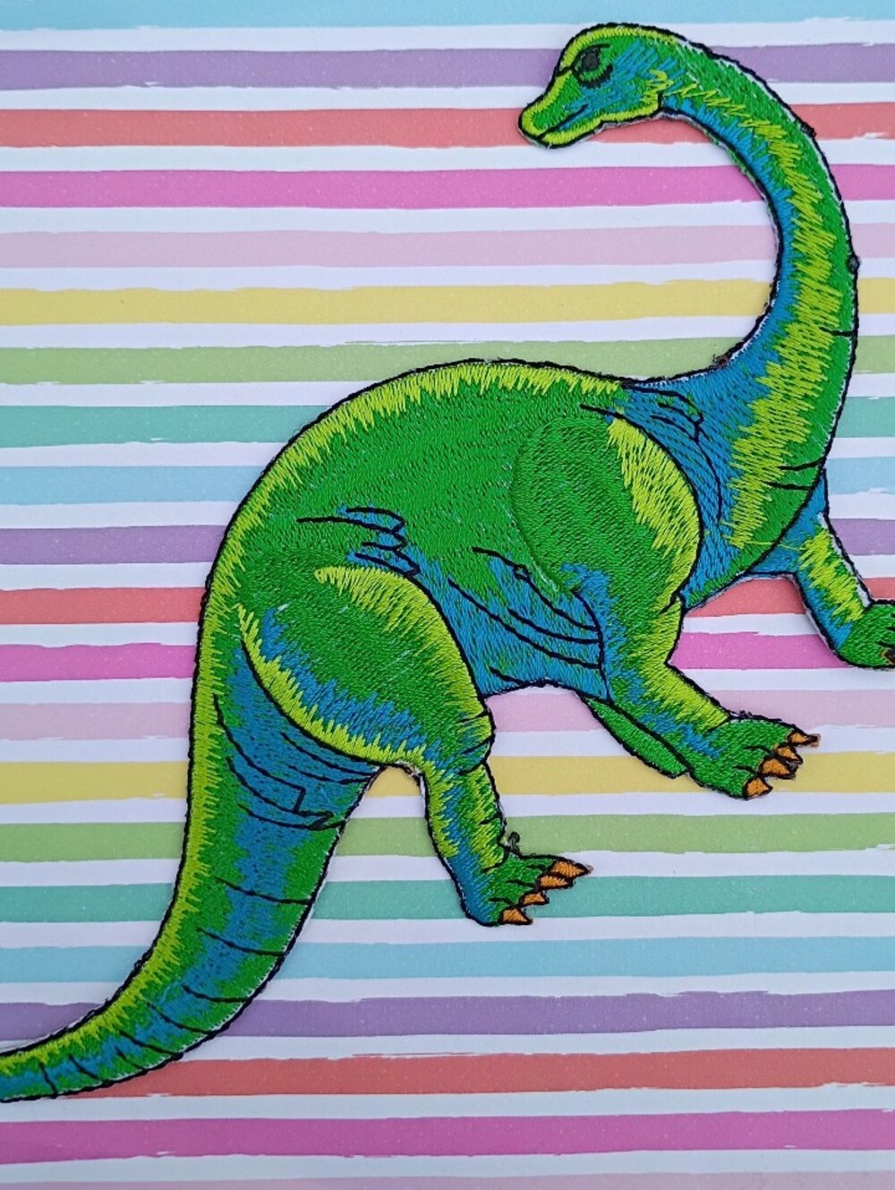 Patch- Brontosaurus - Picture 2 of 5